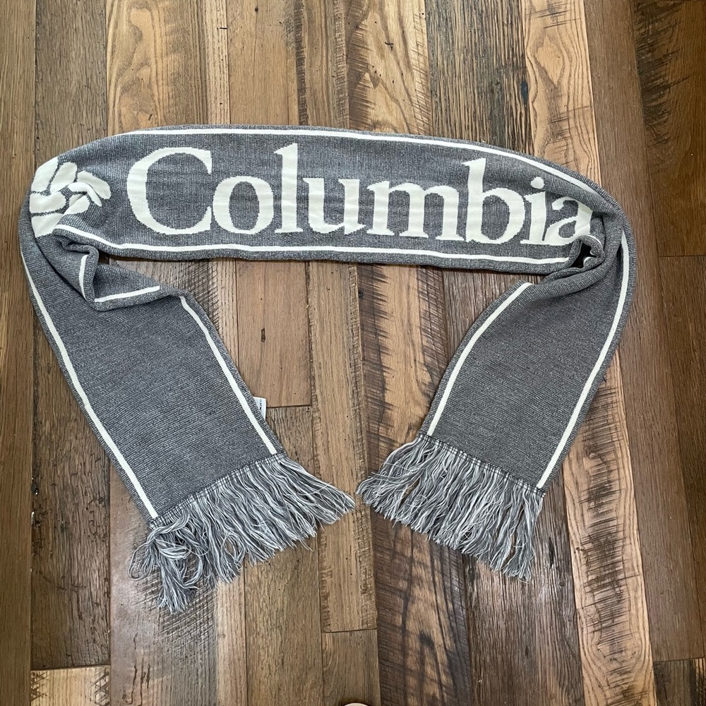 NEW Columbia thick winter scarf. - Picture 2 of 6